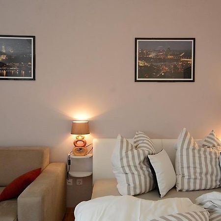 Politika Apartamento Belgrado Exterior foto